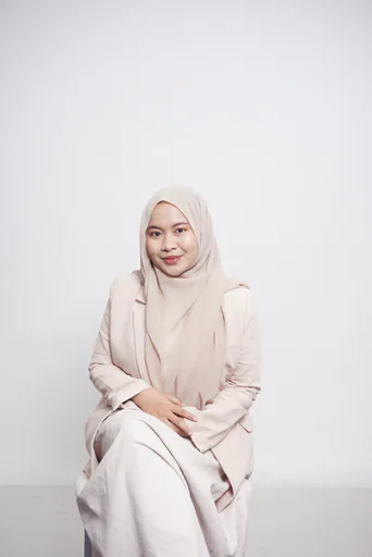 HANNA M. — Junior Product Research Analyst from Indonesia