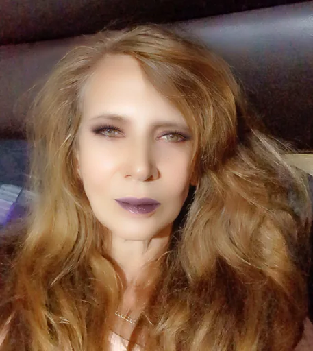 Liana V. profile photo