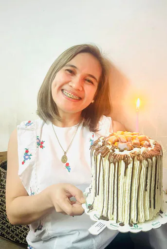 April E. — Senior Project Manager from Philippines