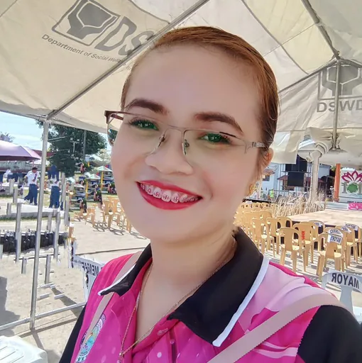 FLORE M. profile photo