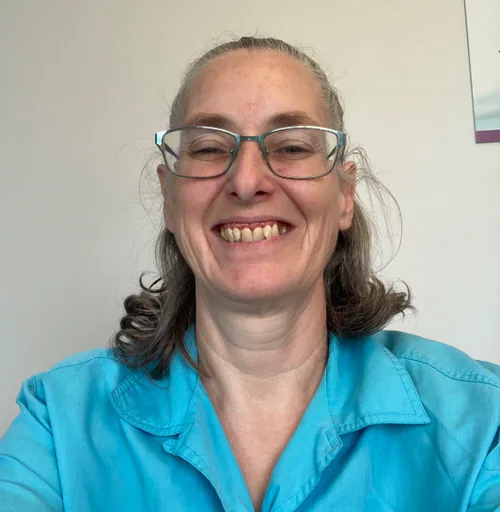 Karen T. — Back Up Bank Teller from United States