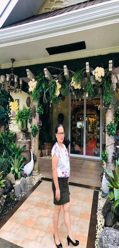 Lezel N. — Senior Elementary Education Teacher from Philippines