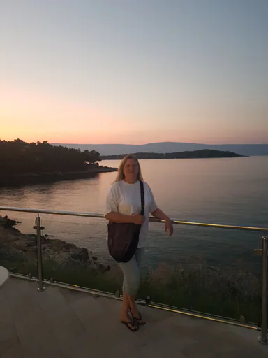 Ivana M. — Mid-Level AI Content Evaluator from Serbia