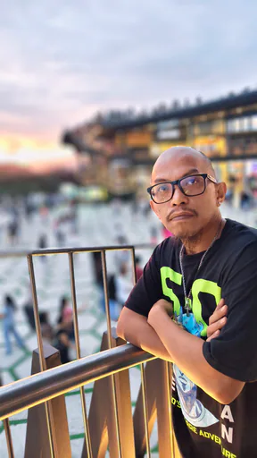 Jordan R. — Senior Operations Manager from Philippines