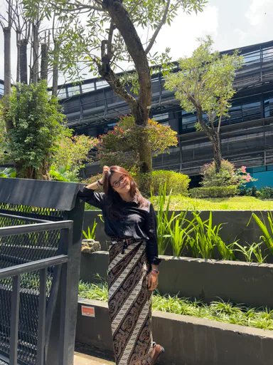 nayla D. — Junior Multimedia Specialist from Indonesia