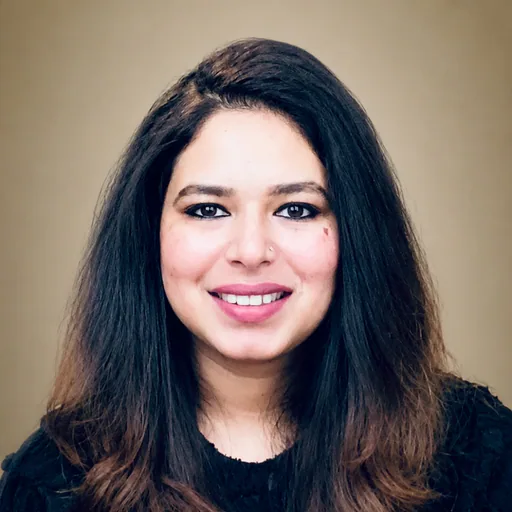 Nishtha G. — Mid-Level Business Operations Director from United Kingdom