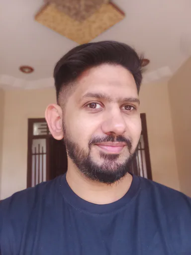 Shab T. — Senior Creative Lead in AI Performance Marketing from Pakistan