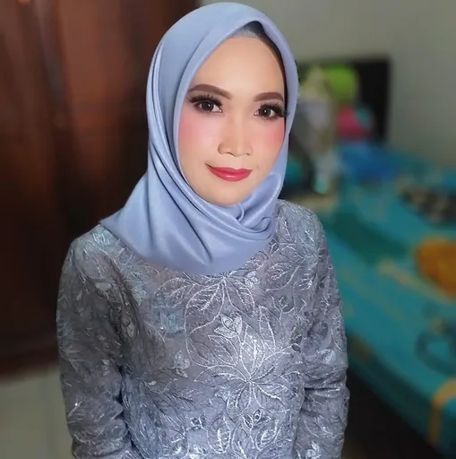 Ratna Y. — Senior Administrative Specialist from Indonesia