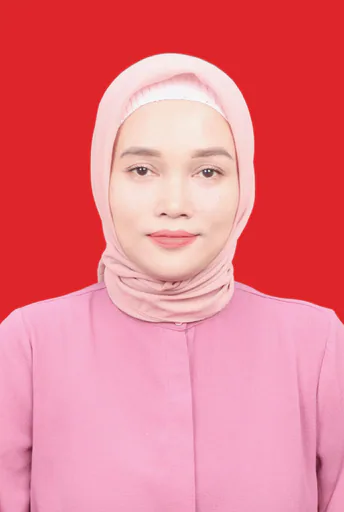 Ninik K. — Mid-Level Fashion Store Manager from Indonesia