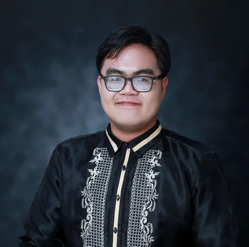Arnel C. — Mid-Level Social Media Manager from Philippines