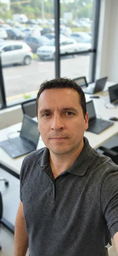 Juliano E. — Senior Full-Stack Software Engineer from Brazil