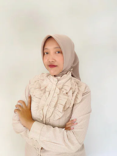 Niken P. — Junior Administrative Assistant from Indonesia