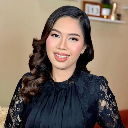 Bhea C. — Mid-Level Administrative Coordinator from Philippines
