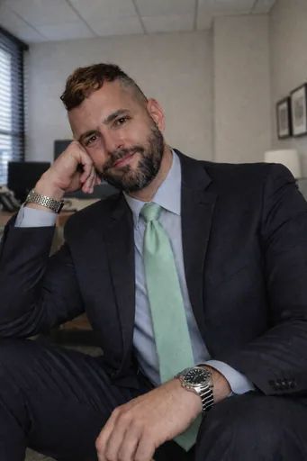 Alan M. — Senior Legal Counsel - Regulatory Compliance from United States