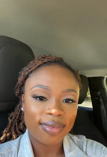 Shatravia J. — Mid-Level Healthcare IT Specialist from United States