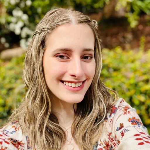 Lyndsee S. profile photo
