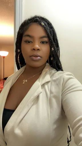 Rashae H. — Mid-Level Insurance Agent from United States