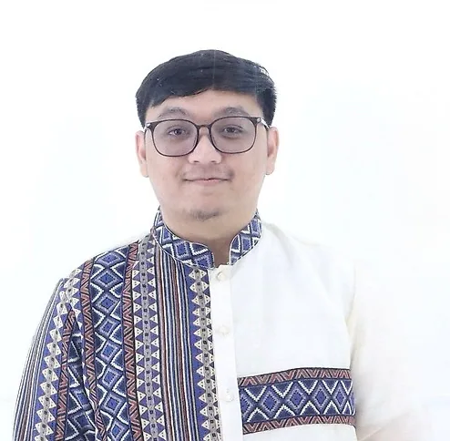 Jolo C. — Senior International Risk and Regulatory Compliance Monitoring Officer from Philippines