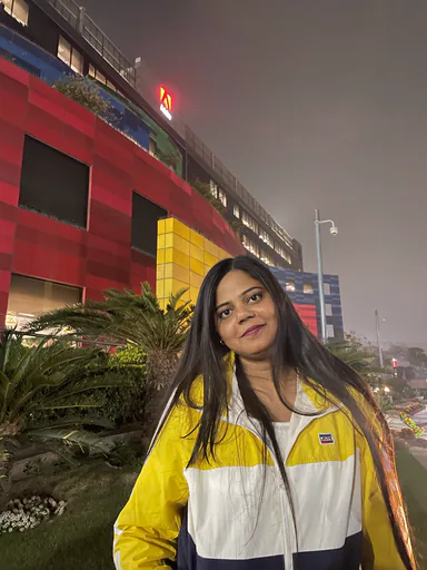 Monika R. — Mid-Level Graphic Designer from India