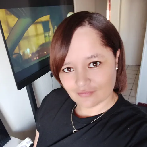Veronique C. profile photo