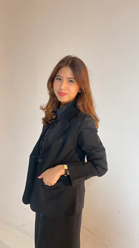 Poppy M. — Mid-Level Ecommerce Operations Specialist from Indonesia