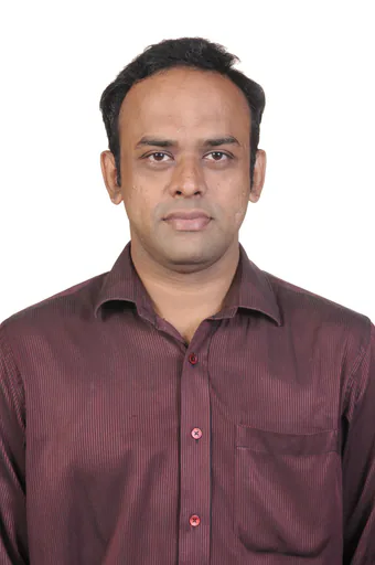 Vivek D. — Senior Portfolio & Program Management Vice President from India