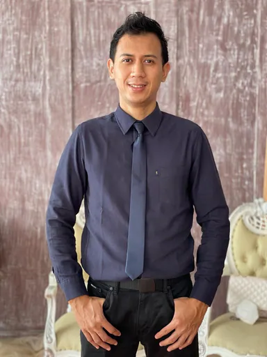 Abdul M. — Senior English Lecturer from Indonesia