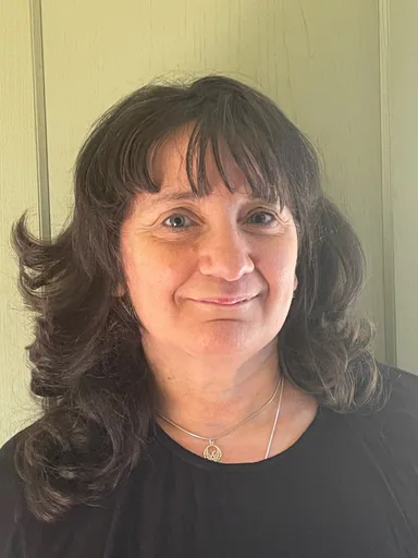 Jenny A. — Senior Marketing and Communications Consultant from United Kingdom