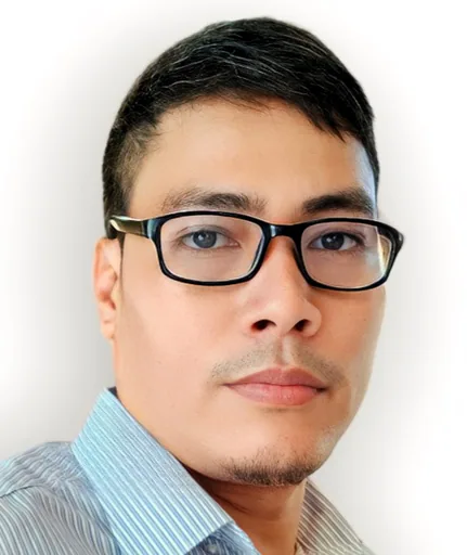 Julius M. — Senior Project Architect from Philippines