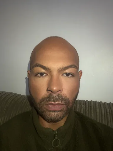 Dwayne D. — Mid-Level Logistics Project Coordinator from United Kingdom