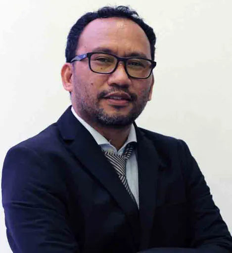 SUMALINOG J. — Senior Architect Design Manager from Philippines