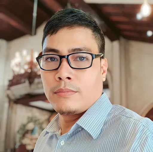 Julius M. — Senior Project Architect from Philippines