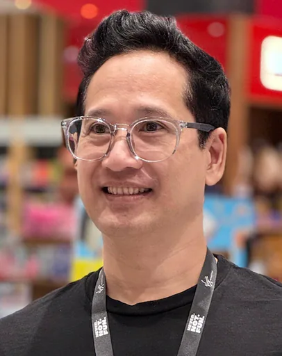 Salvador O. — Mid-Level Retail Department Manager from Philippines