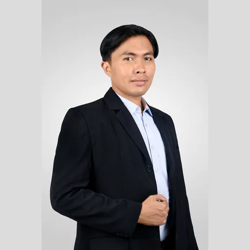 Richard N. — Mid-Level Import & Export Compliance Specialist from Indonesia