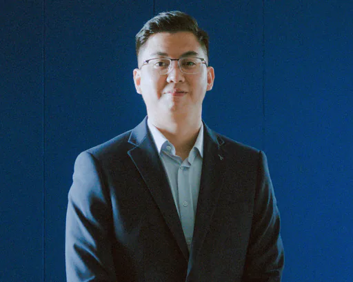Joseph L. — Senior Sales and Customer Support Specialist from Philippines