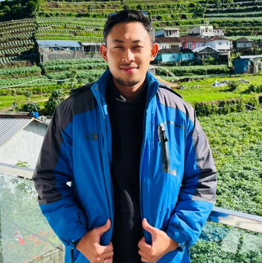 Abyan H. — Mid-Level Digital Creative Copywriter from Indonesia