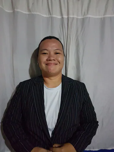 April S. — Mid-Level Social Media Manager from Philippines